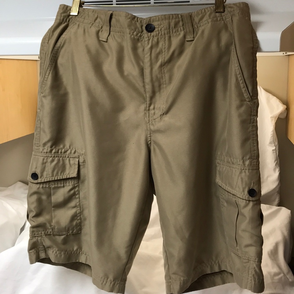 TONY HAWK.  34.  Men’s cargo shorts.